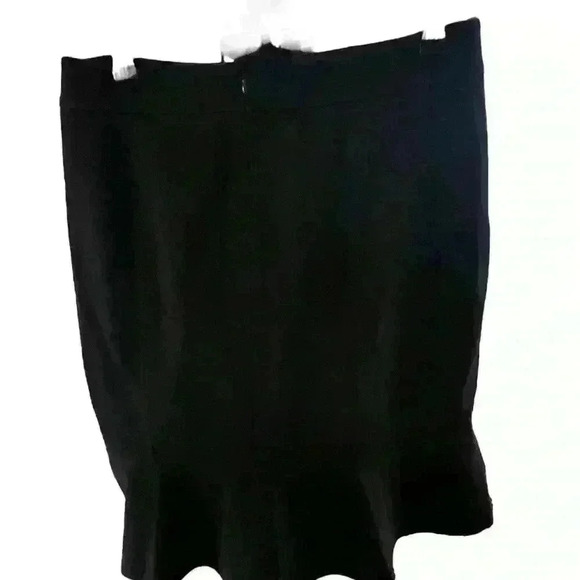 White House Black Market Skirt - Picture 2 of 4